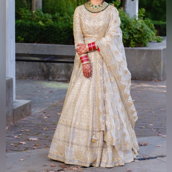Wedding lehengha. Size 6 room for alterations. Worn only once. - Picture 2 of 2